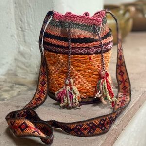 Beautiful handcrafted Peruvian crossbody bag 🌺